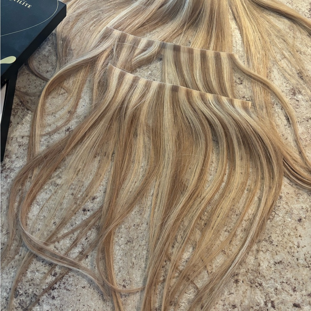 Blonde Hair Extensions with Natural Gradient. NEVER WORN. 14 inches